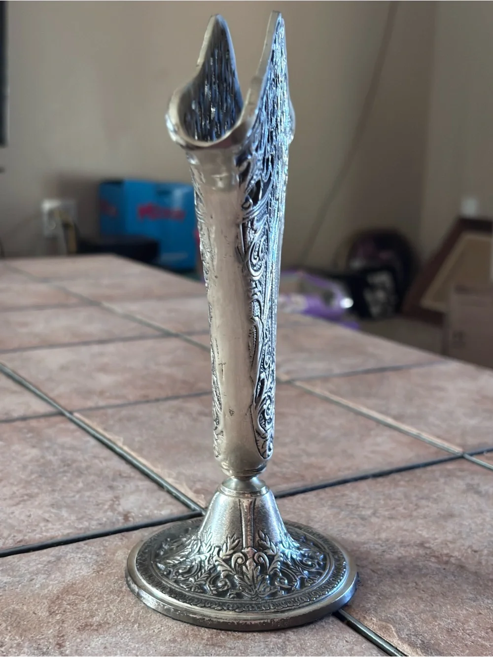 Vintage Bombay ORNATE FAN SHAPED PIERCED FILIGREE FLOWER VASE - Silver Tone